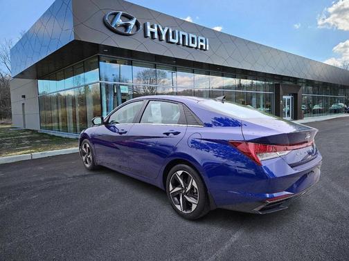 2022 Hyundai ELANTRA Limited