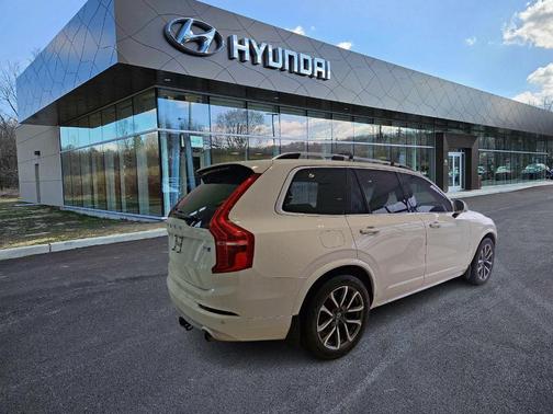 2019 Volvo XC90 T5 Momentum