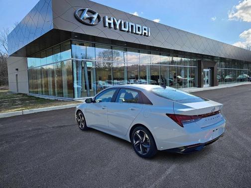 2021 Hyundai ELANTRA Limited