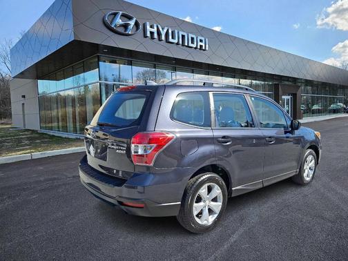 2016 Subaru Forester 2.5i
