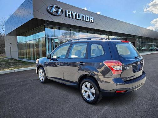 2016 Subaru Forester 2.5i
