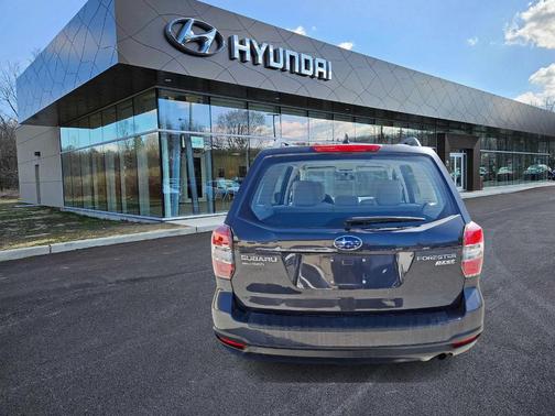 2016 Subaru Forester 2.5i
