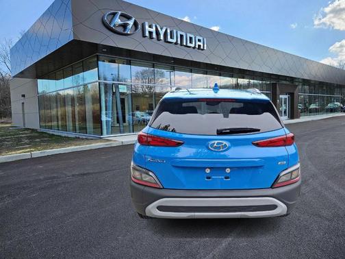 2022 Hyundai KONA SEL