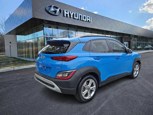 2022 Hyundai KONA SEL