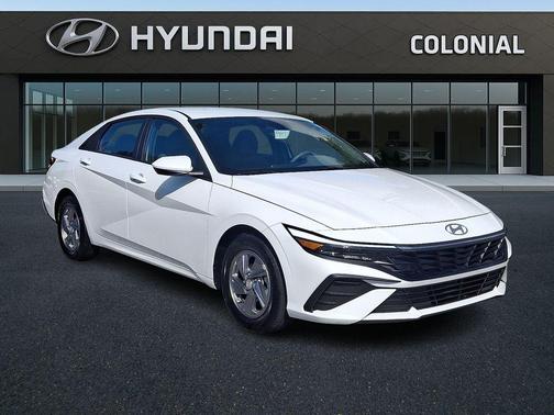 2024 Hyundai ELANTRA SE
