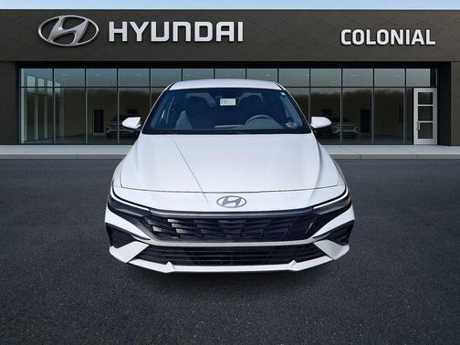 2024 Hyundai ELANTRA SE
