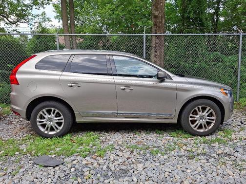 2016 Volvo XC60 T5 Premier