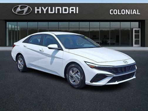 2025 Hyundai ELANTRA SE