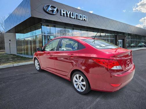 2013 Hyundai Accent GLS