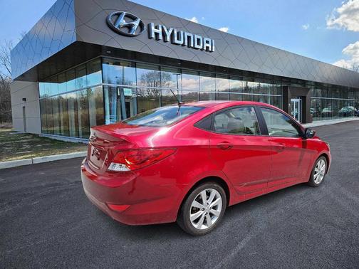 2013 Hyundai Accent GLS