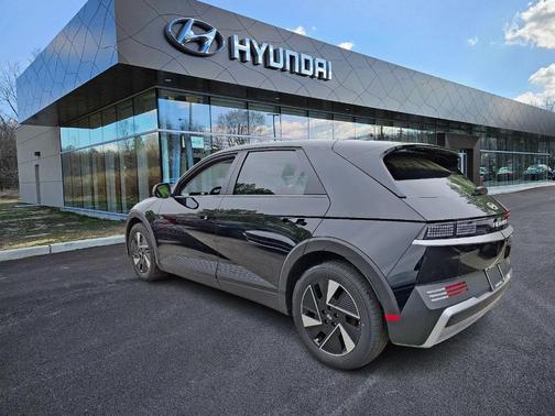 2025 Hyundai IONIQ 5 SE
