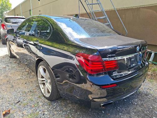 2013 BMW 750 i xDrive
