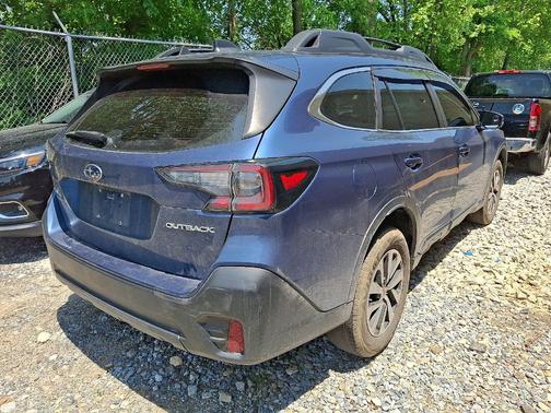 2022 Subaru Outback Base (CVT)