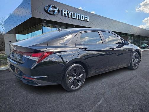 2021 Hyundai ELANTRA SEL