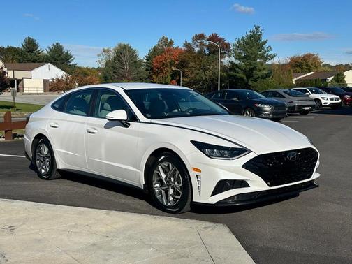 2022 Hyundai SONATA SEL