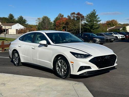 2022 Hyundai SONATA SEL