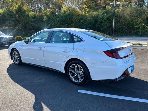 2022 Hyundai SONATA SEL