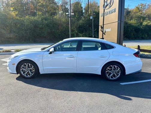 2022 Hyundai SONATA SEL