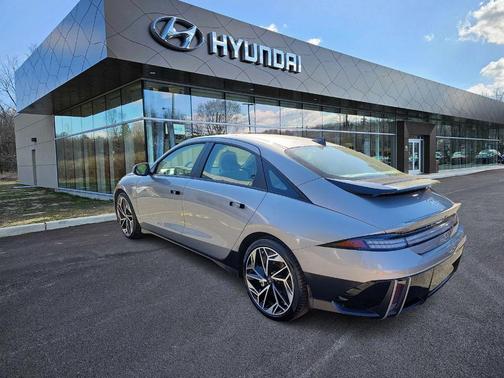 2023 Hyundai IONIQ 6 SEL