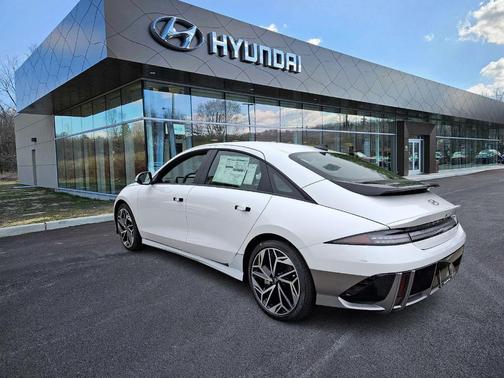 2025 Hyundai IONIQ 6 SEL