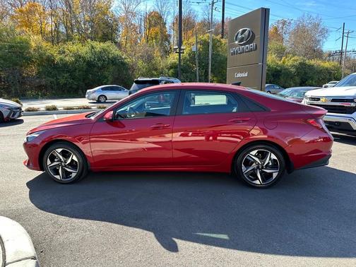 2023 Hyundai ELANTRA SEL