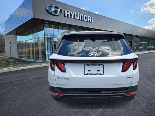 2024 Hyundai TUCSON SE