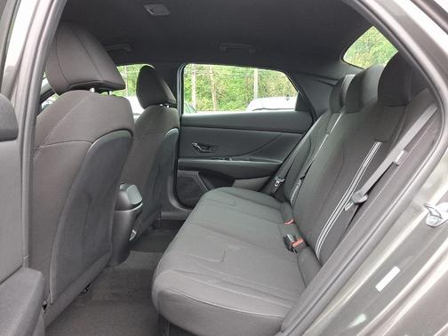 2025 Hyundai ELANTRA HEV SEL Sport