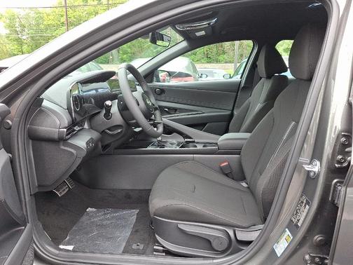 2025 Hyundai ELANTRA HEV SEL Sport