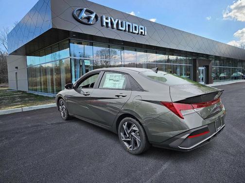 2025 Hyundai ELANTRA HEV SEL Sport