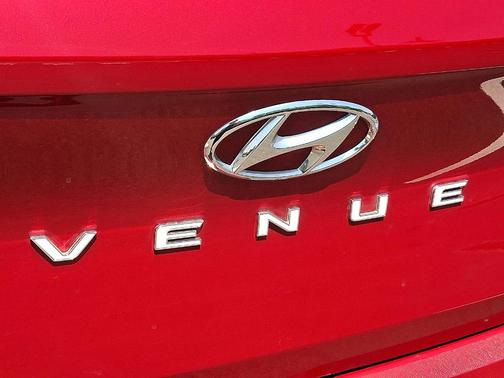2022 Hyundai VENUE SEL