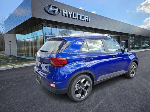 2025 Hyundai VENUE SEL