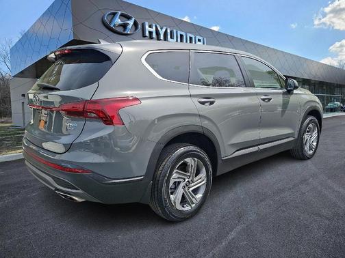 2022 Hyundai SANTA FE SE