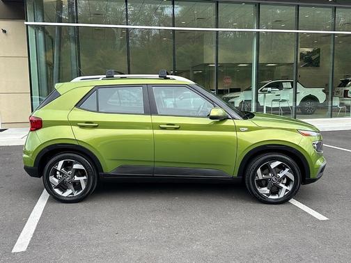 2023 Hyundai VENUE SEL