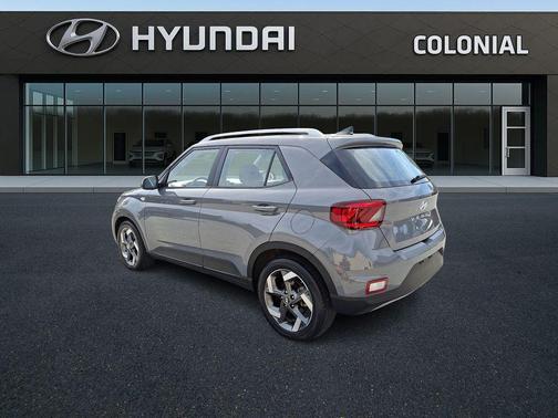 2022 Hyundai VENUE SEL
