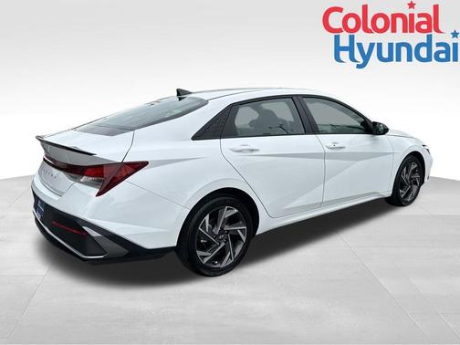 White 2025 Hyundai ELANTRA SEL Sport