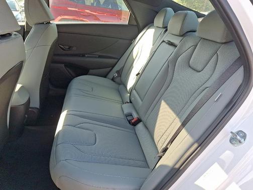 2025 Hyundai ELANTRA HEV Limited