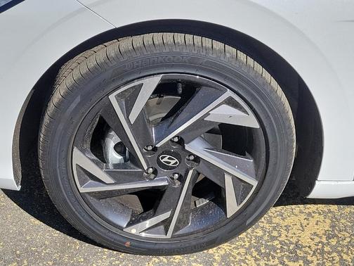2025 Hyundai ELANTRA HEV Limited