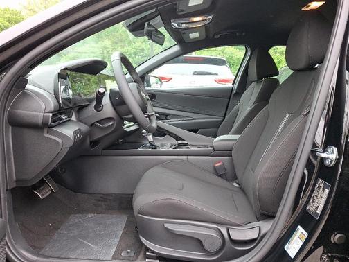 2025 Hyundai ELANTRA HEV SEL Sport