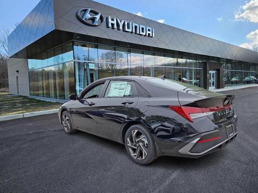2025 Hyundai ELANTRA HEV SEL Sport