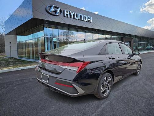 2025 Hyundai ELANTRA HEV SEL Sport