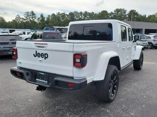 2023 Jeep Gladiator Overland