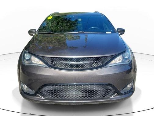 2020 Chrysler Pacifica Touring-L
