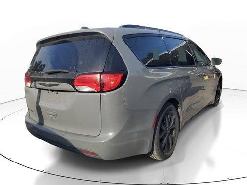 2020 Chrysler Pacifica Touring-L Plus