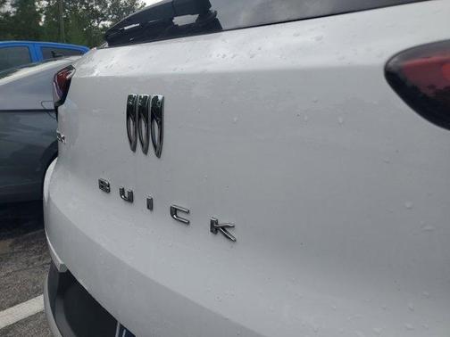 Summit White 2025 Buick Encore GX Preferred