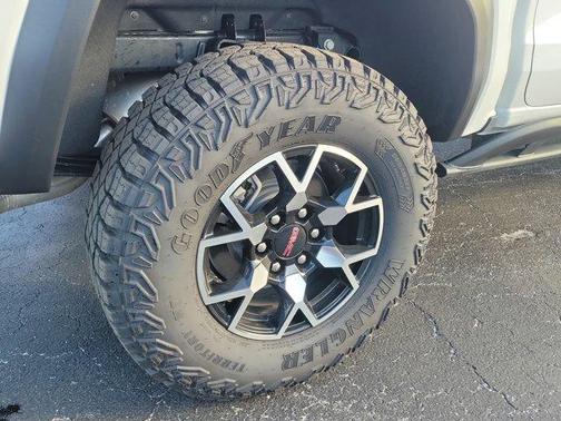 2024 GMC Canyon AT4X