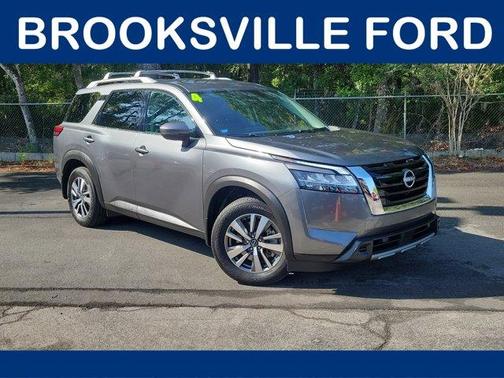 2024 Nissan Pathfinder SL