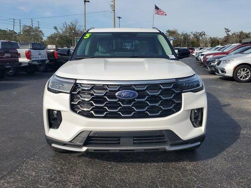 2025 Ford Explorer Platinum