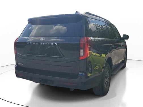 Black Metallic 2025 Ford Expedition Active