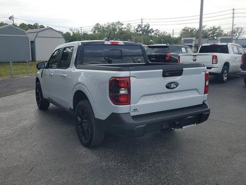 White Metallic 2026 Ford Maverick Lariat