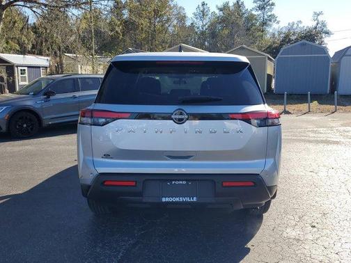 2025 Nissan Pathfinder S